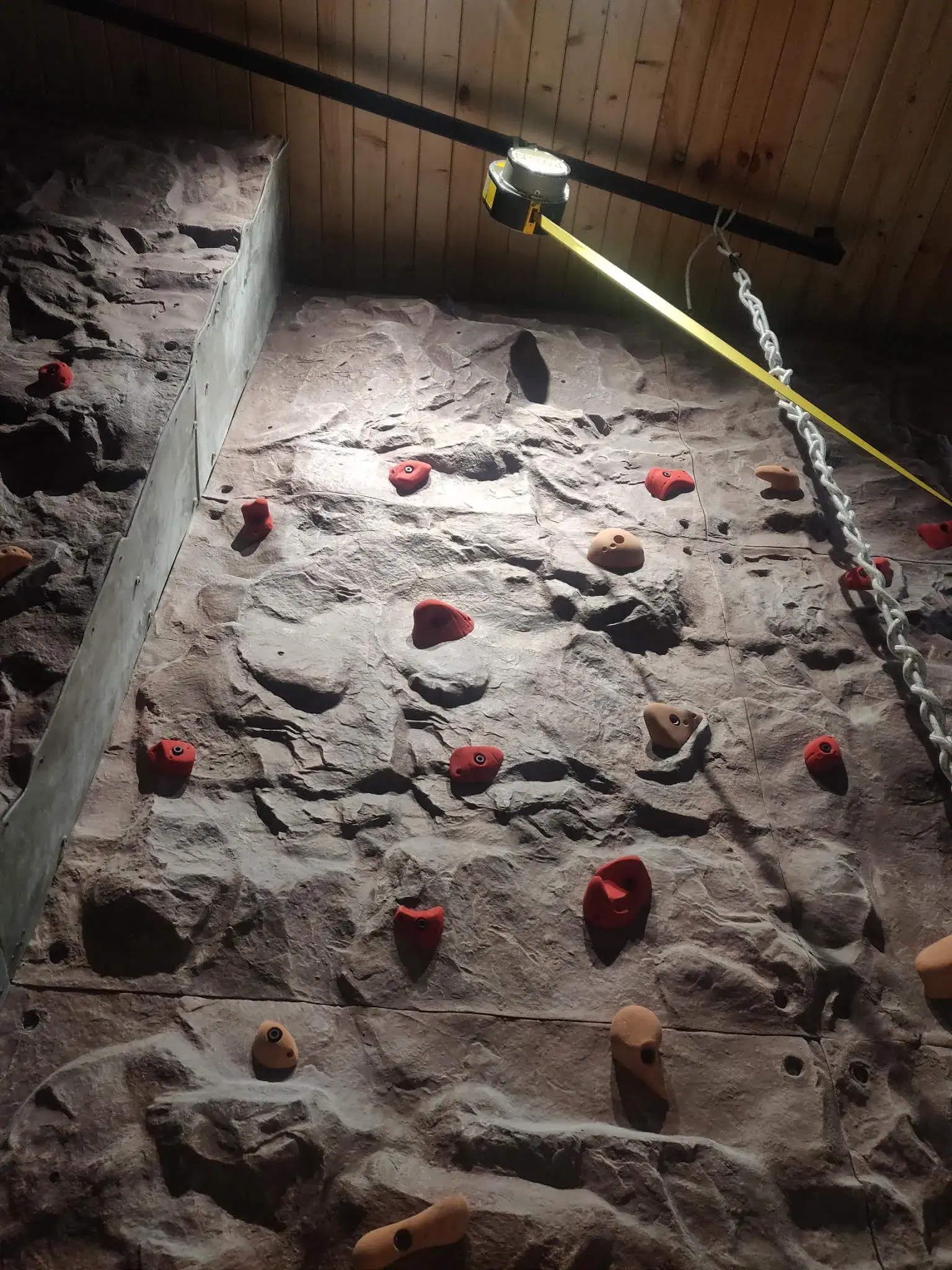 Delhi-Indoor-Climbing-Wall11-2