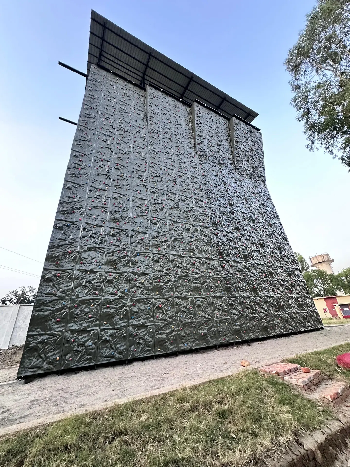Main face of the 9 Para SF climbing wall, Udhampur
