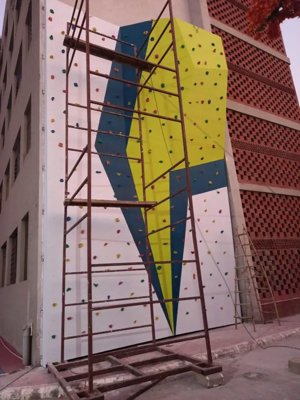 Outdoor-Climbing-Wall-Gurugram-25